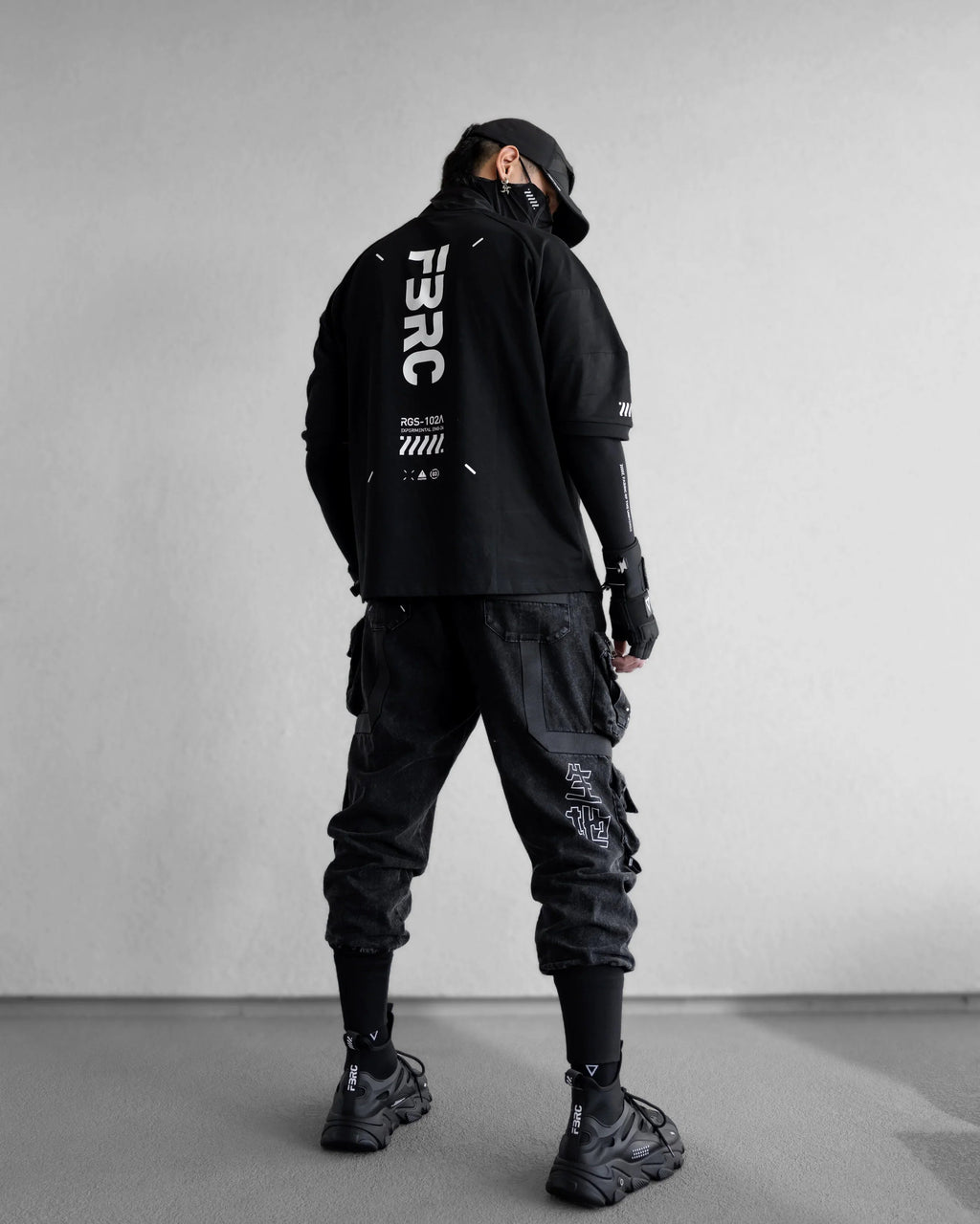RGS-102A Oversized Raglan Techwear T-Shirt