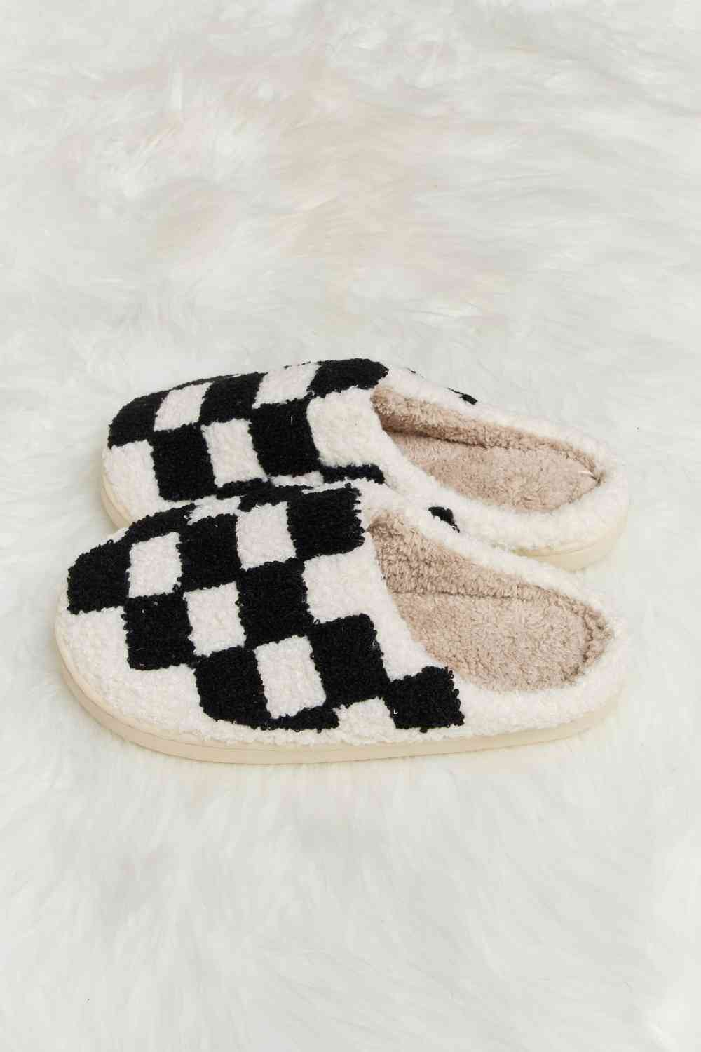 Checkered Print Plush Slide Slippers - Accessories - Shoes - 5 - 2024