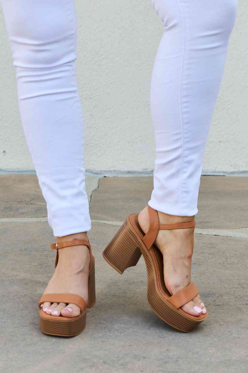 Feel It Platform Heel Sandals - Brown / 6.5 - Accessories - Shoes - 1 - 2024