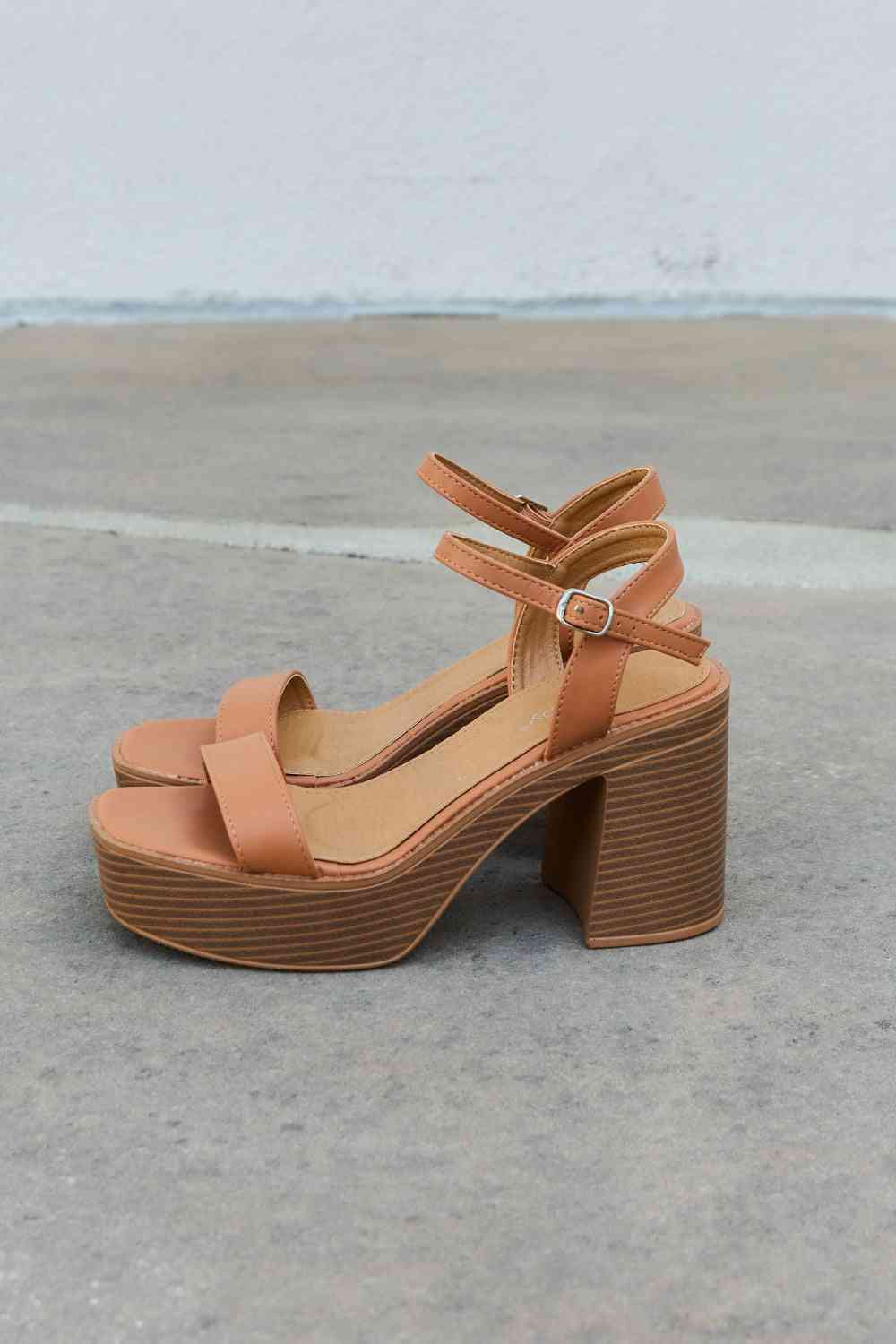 Feel It Platform Heel Sandals - Accessories - Shoes - 8 - 2024