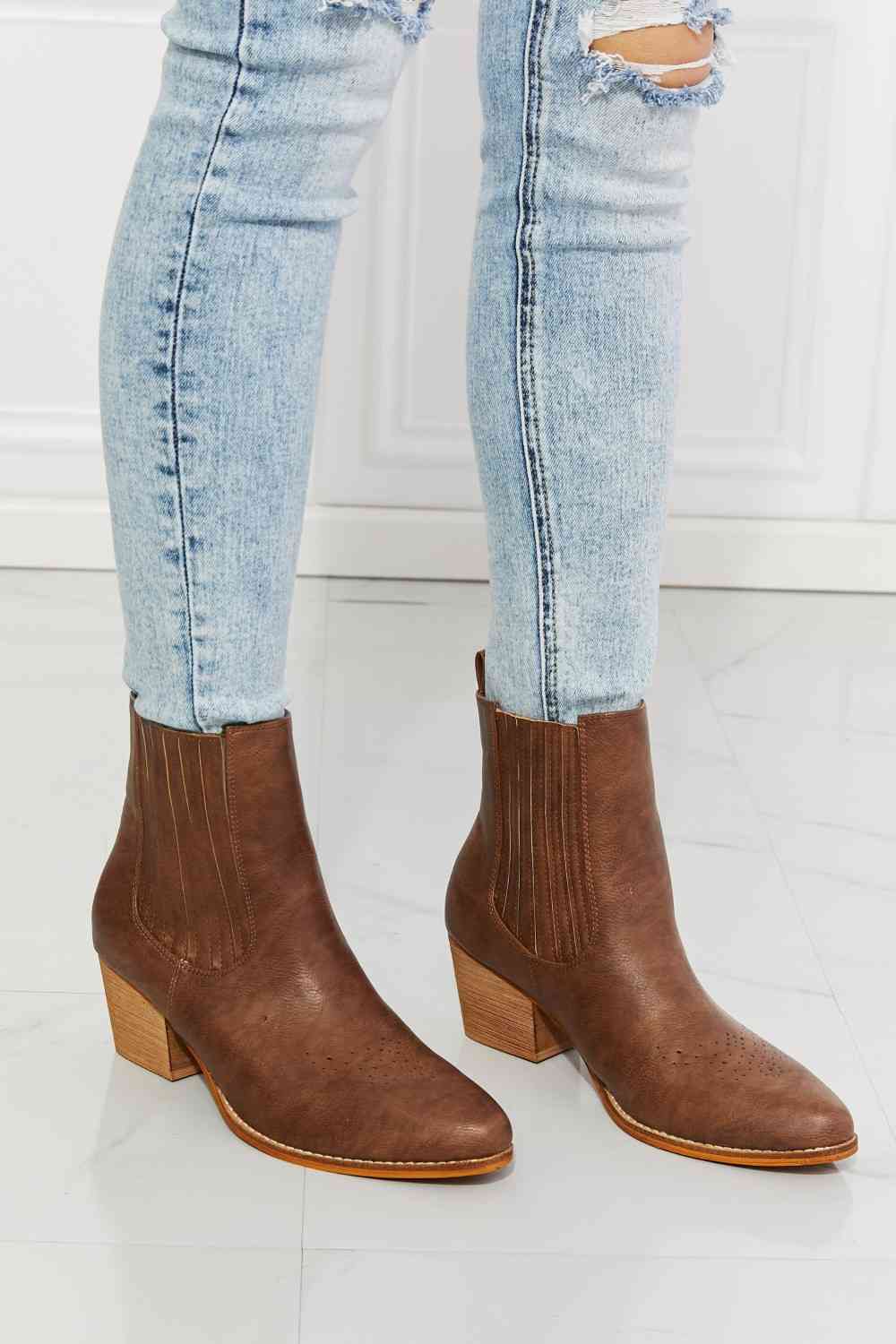 Love the Journey Stacked Heel Chelsea Boot in Chestnut - Chestnut / 6 - Accessories - Shoes - 1 - 2024