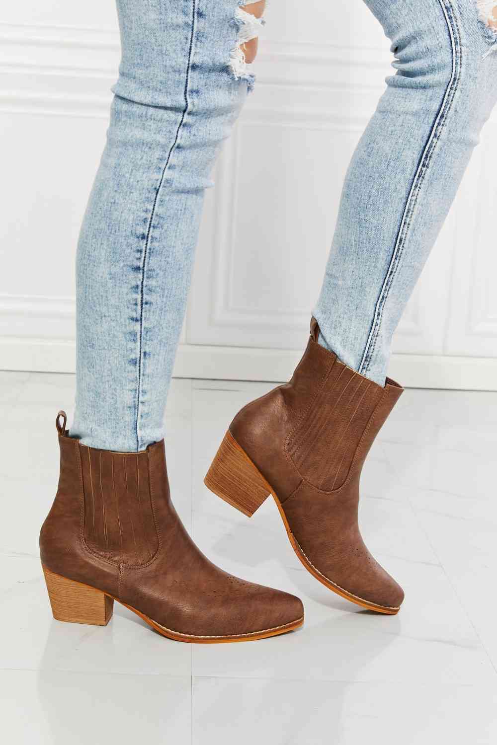 Love the Journey Stacked Heel Chelsea Boot in Chestnut - Accessories - Shoes - 2 - 2024