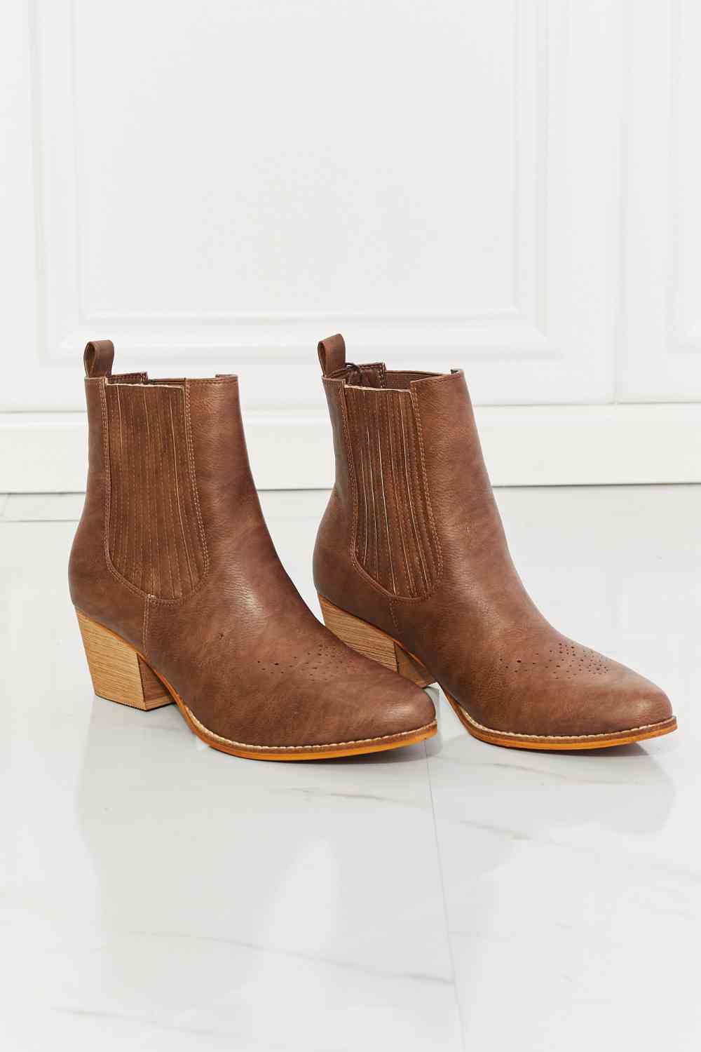 Love the Journey Stacked Heel Chelsea Boot in Chestnut - Accessories - Shoes - 5 - 2024