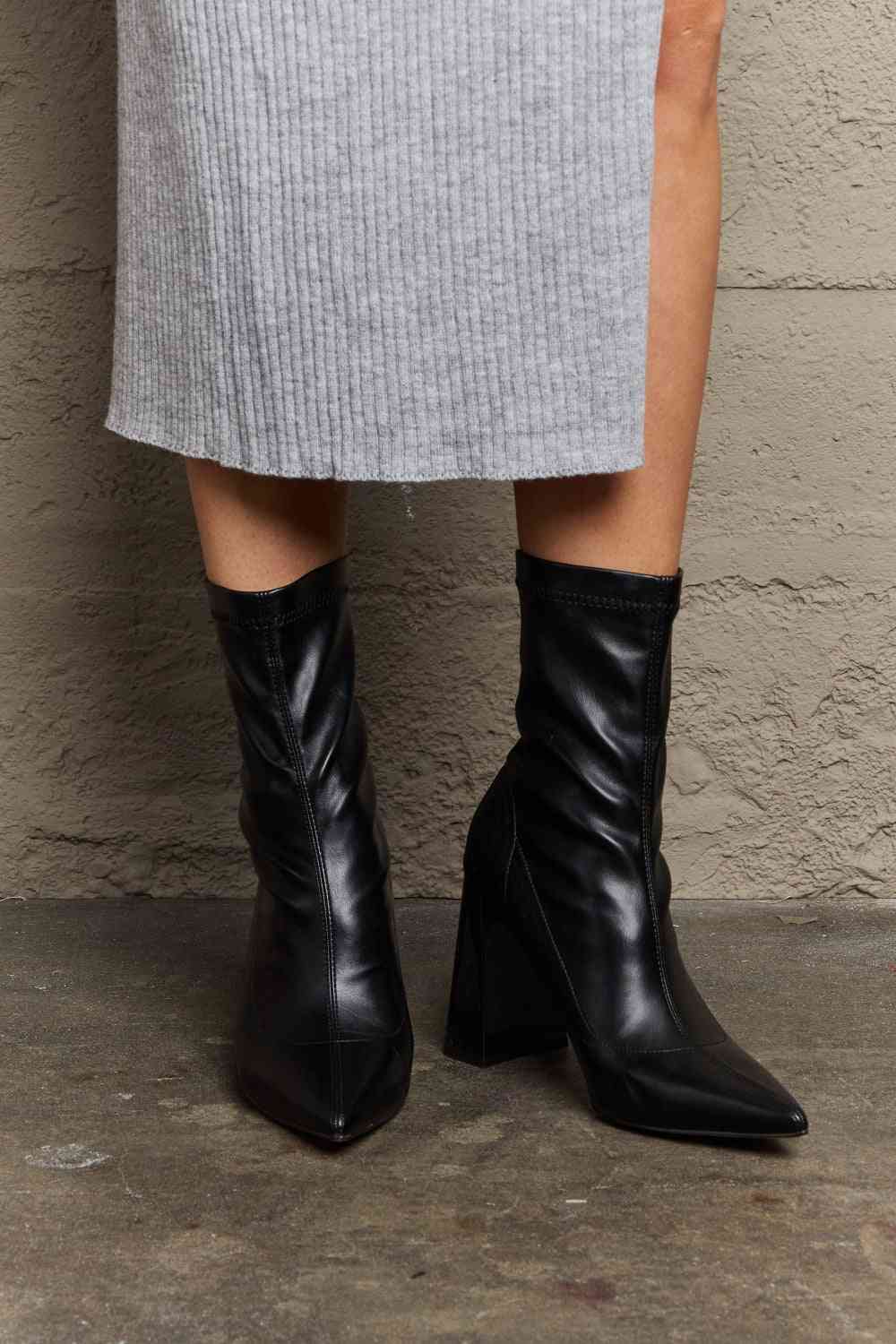 Stacy Block Heel Sock Boots - Black / 6.5 - Accessories - Shoes - 1 - 2024