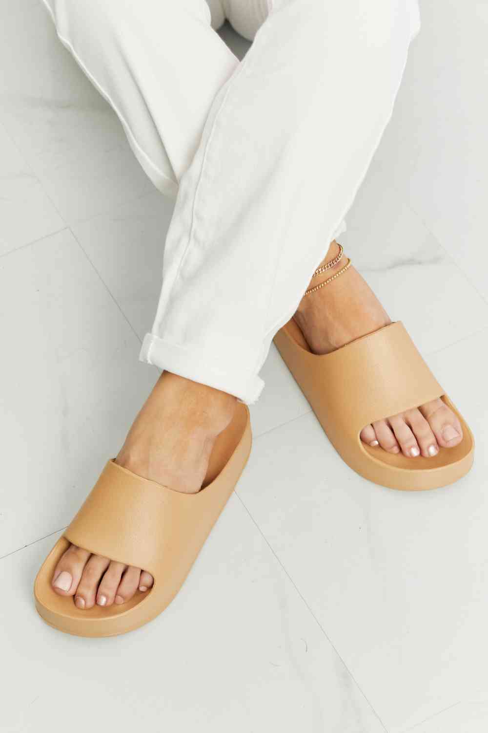 Summer Feels Platform Slide - Tan / 6 - Accessories - Shoes - 1 - 2024
