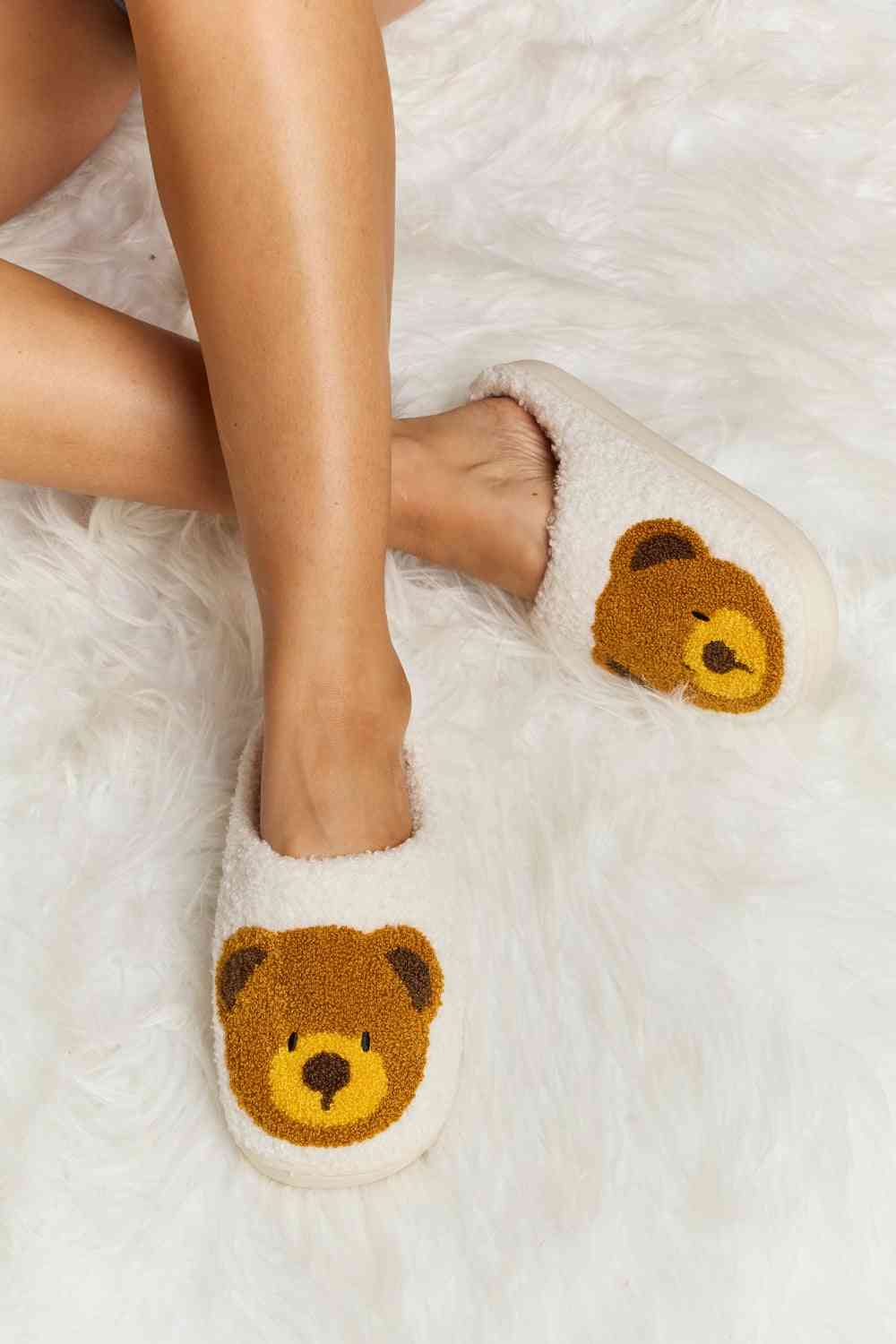 Teddy Bear Print Plush Slide Slippers - White / S - Accessories - Shoes - 19 - 2024