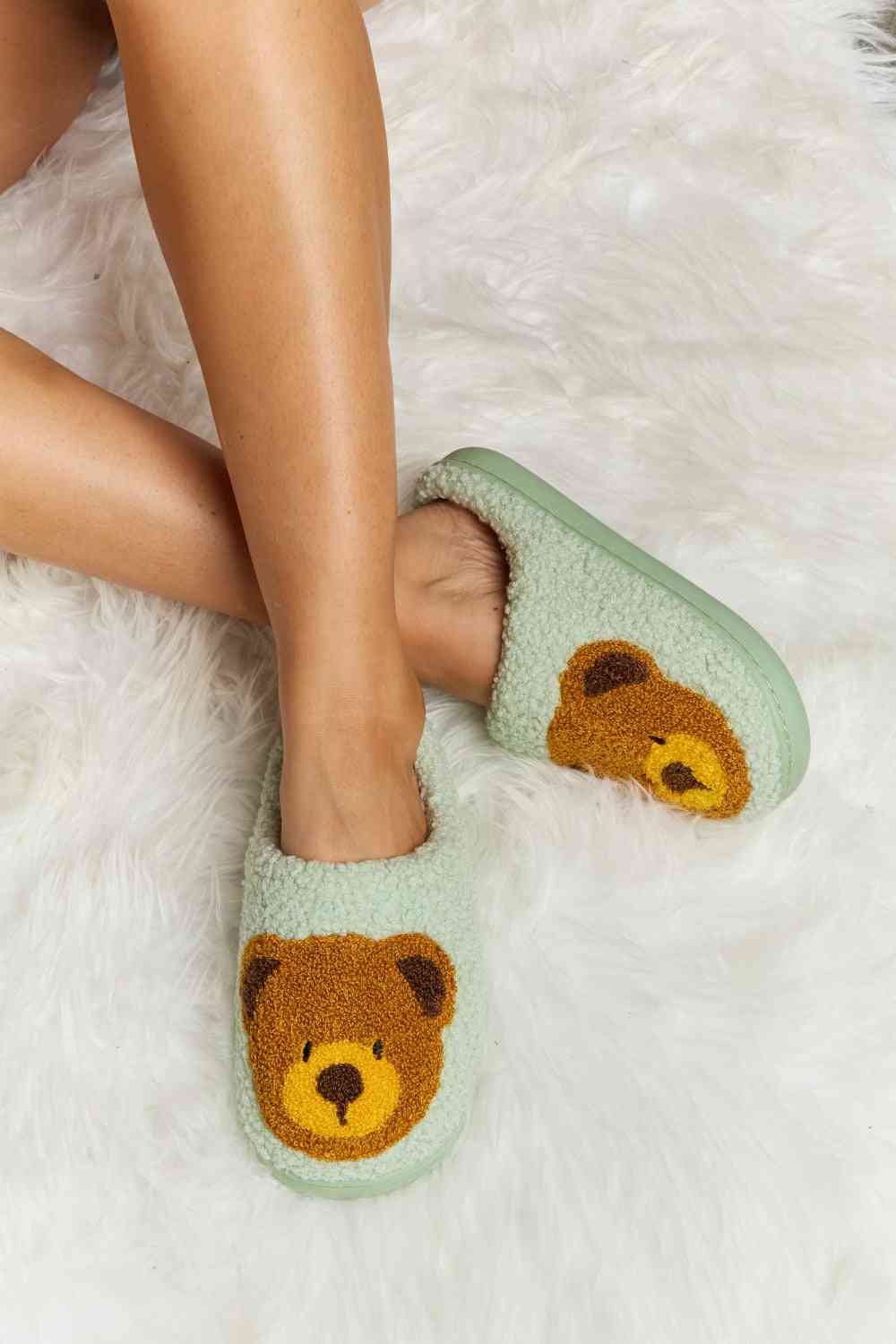 Teddy Bear Print Plush Slide Slippers - Green / S - Accessories - Shoes - 31 - 2024