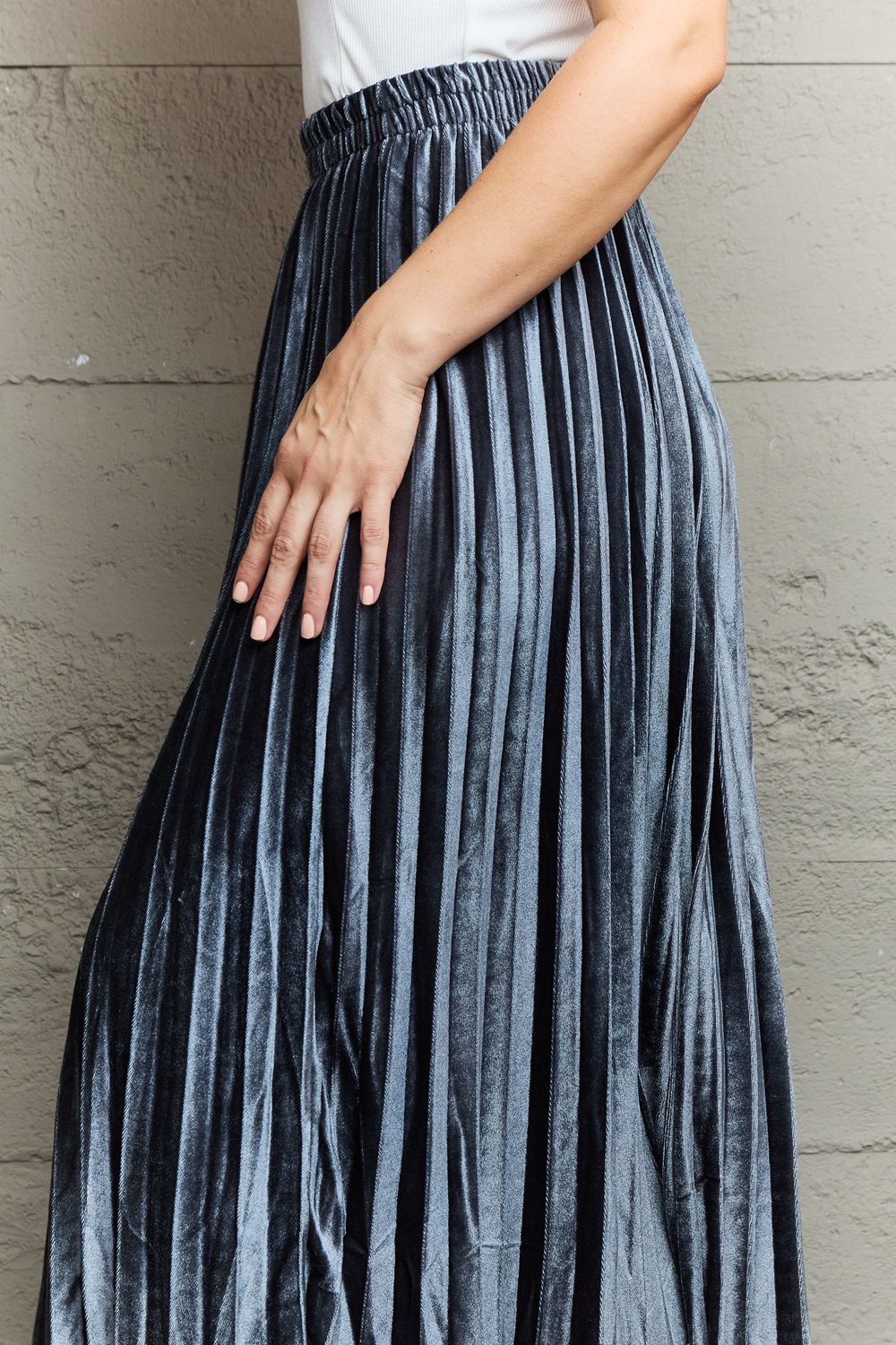 Accordion Pleated Flowy Midi Skirt - Dark Blue / One Size - Bottoms - Skirts - 6 - 2024