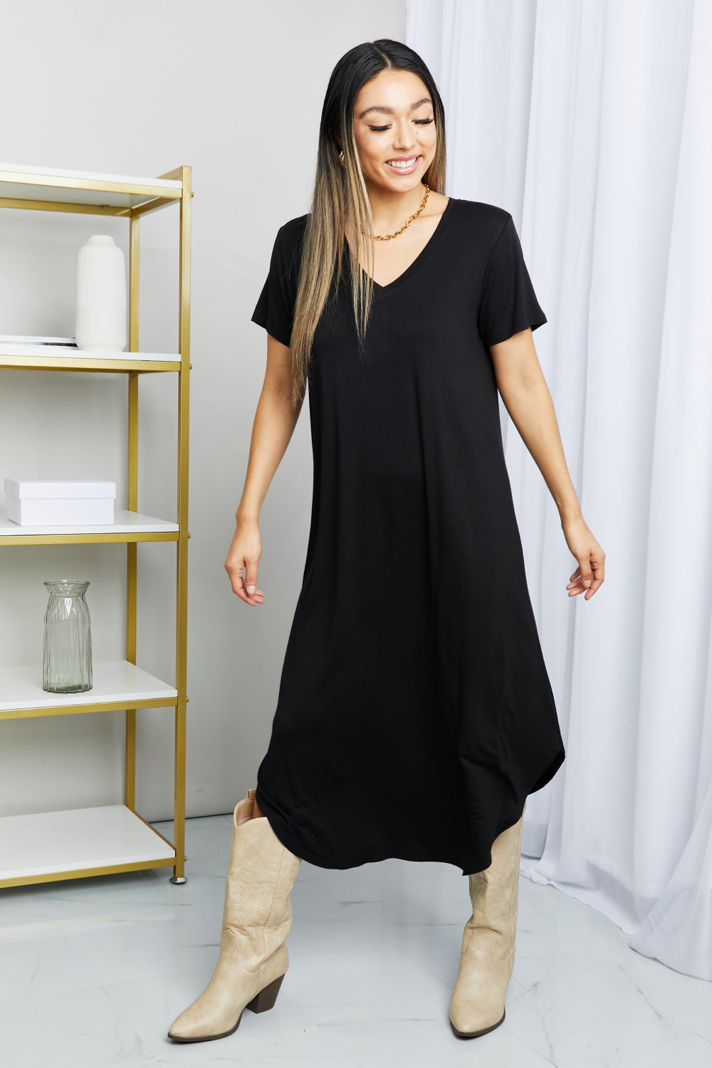 V-Neck Short Sleeve Curved Hem Dress in Black - Black / S - All Dresses - Dresses - 1 - 2024