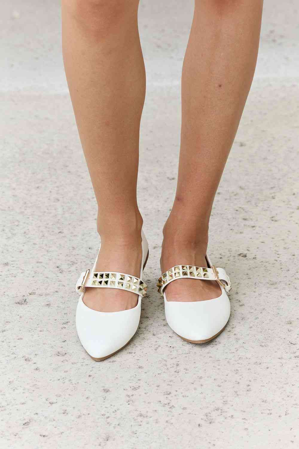 Pointed Toe Studded Ballet Flats - White / 6 - All Products - Shoes - 3 - 2024