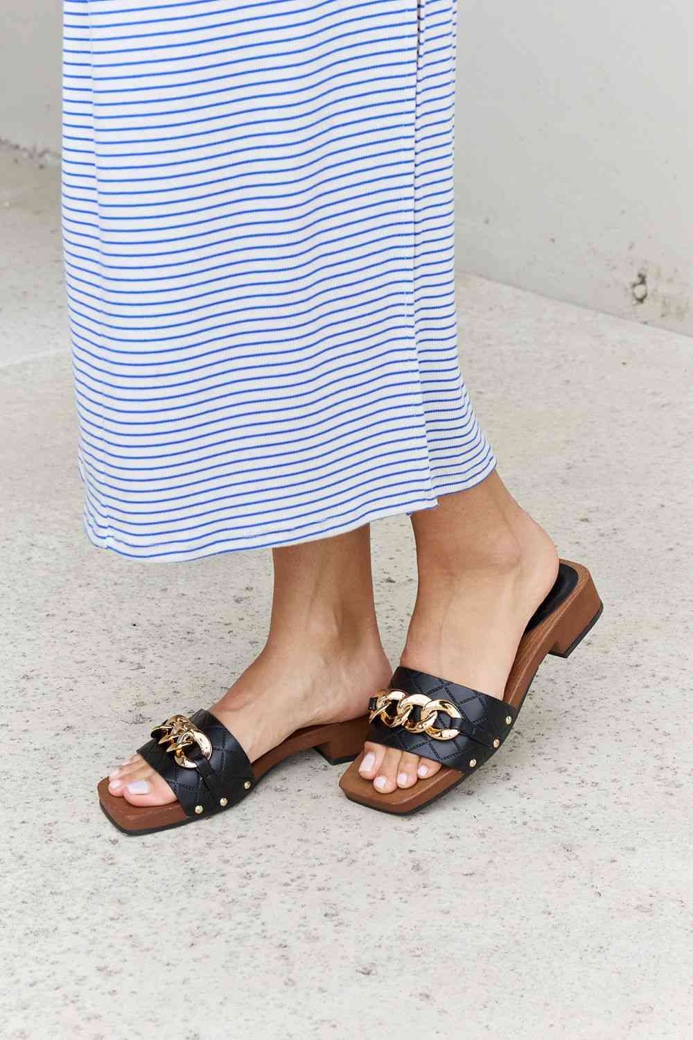 Square Toe Chain Detail Clog Sandal in Black - All Products - Shoes - 3 - 2024
