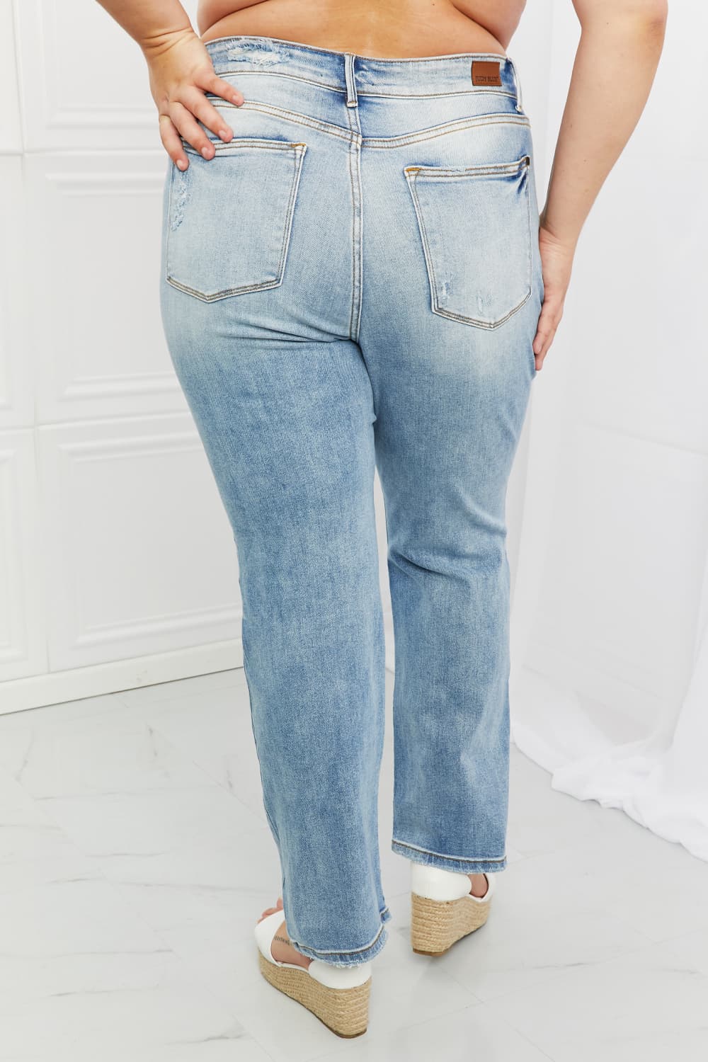 Distressed Straight Leg Jeans - Bottoms - Pants - 9 - 2024