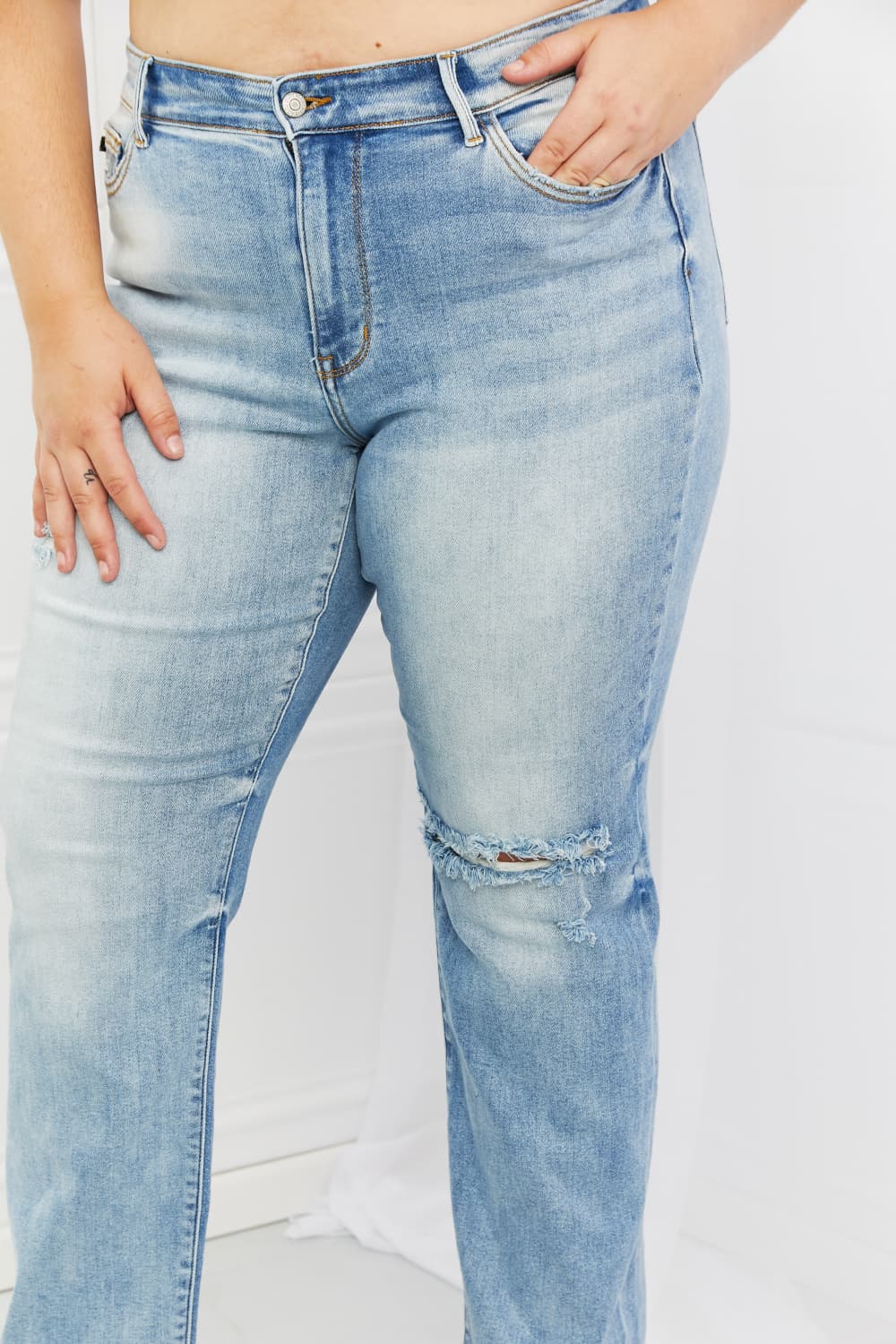Distressed Straight Leg Jeans - Bottoms - Pants - 10 - 2024