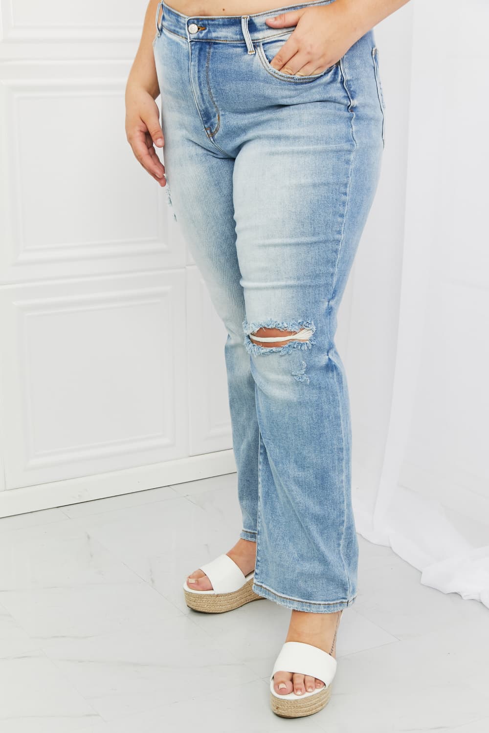 Distressed Straight Leg Jeans - Bottoms - Pants - 7 - 2024
