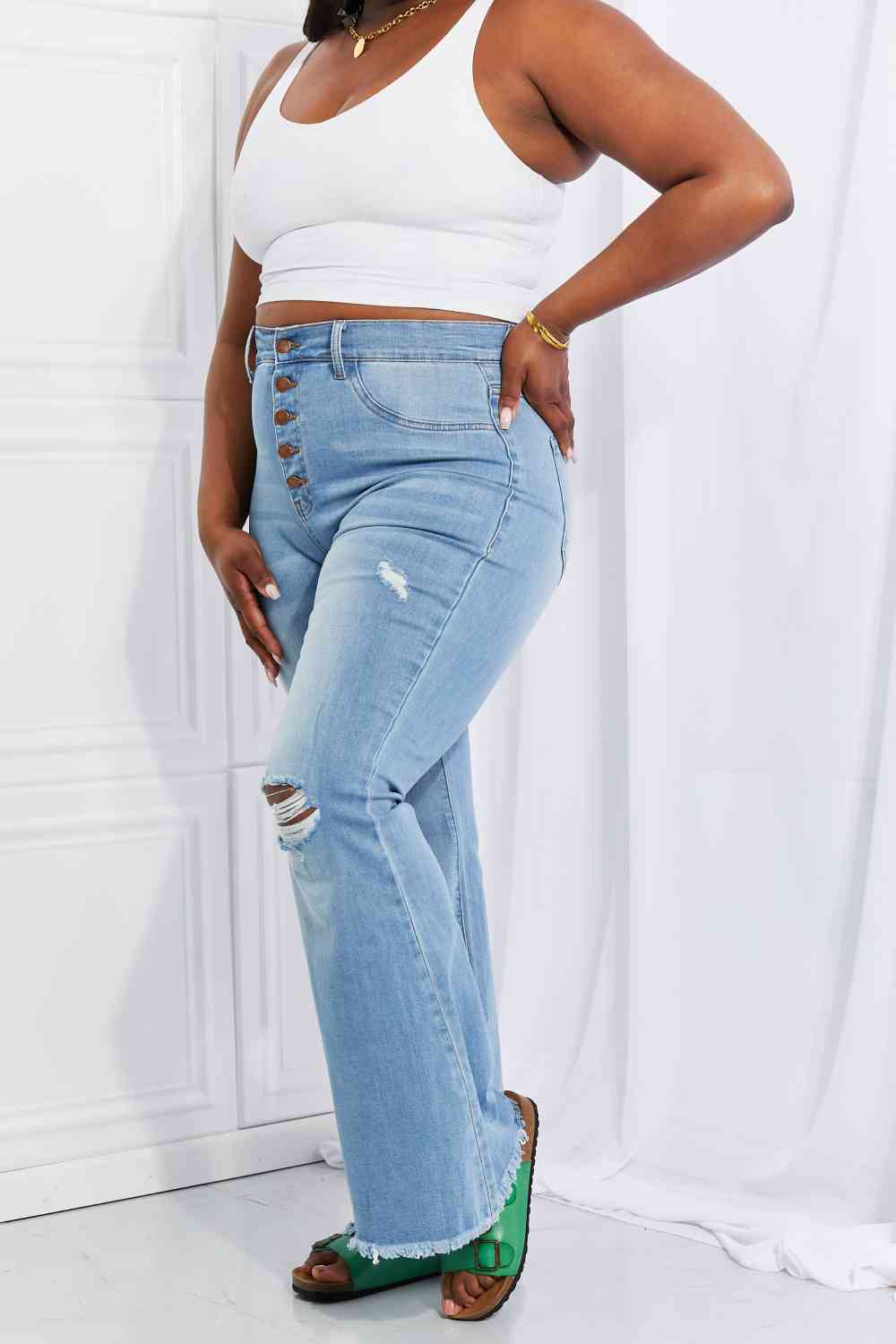 Full Size Jess Button Flare Jeans - Bottoms - Pants - 8 - 2024