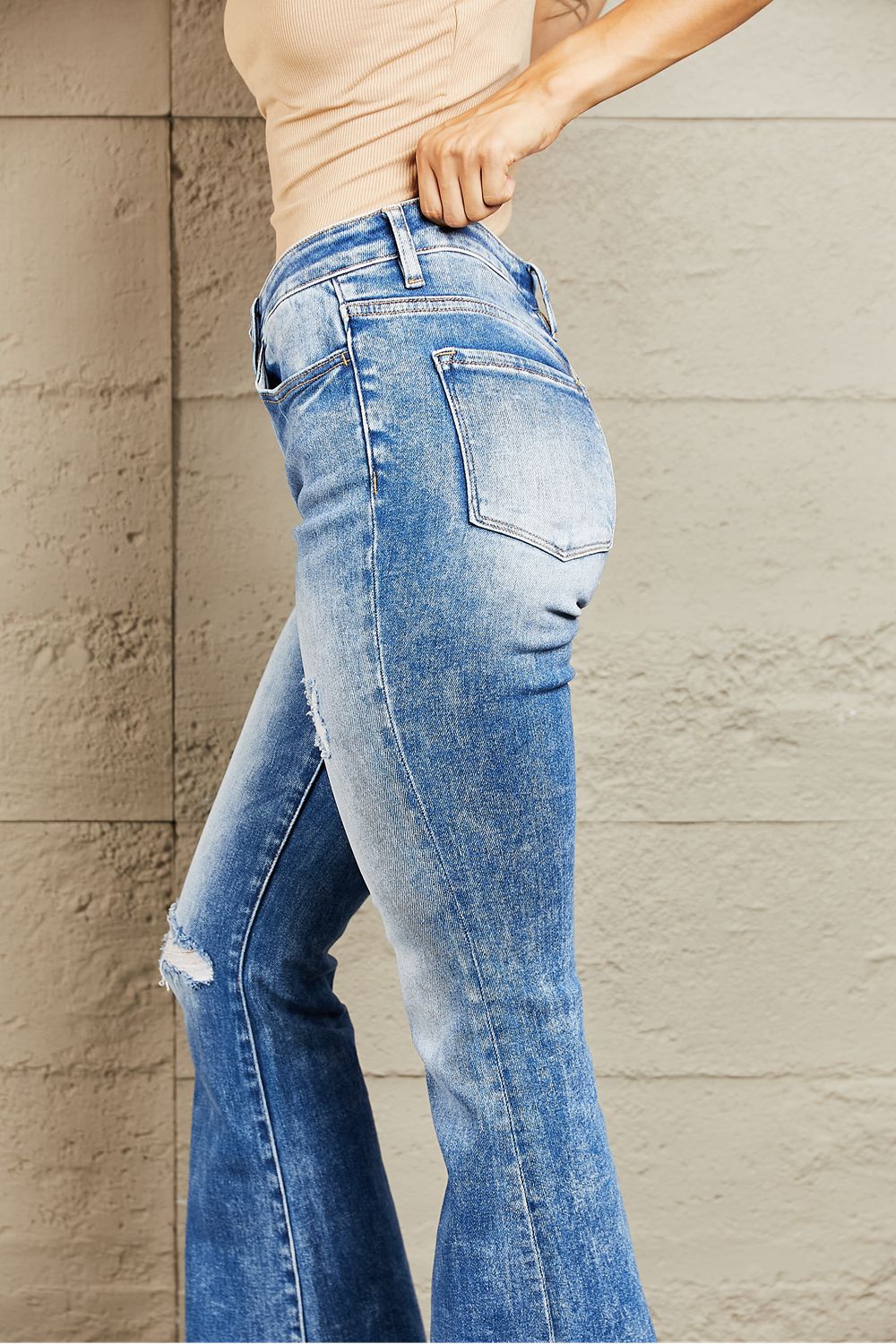 Izzie Mid Rise Bootcut Jeans - Bottoms - Pants - 4 - 2024