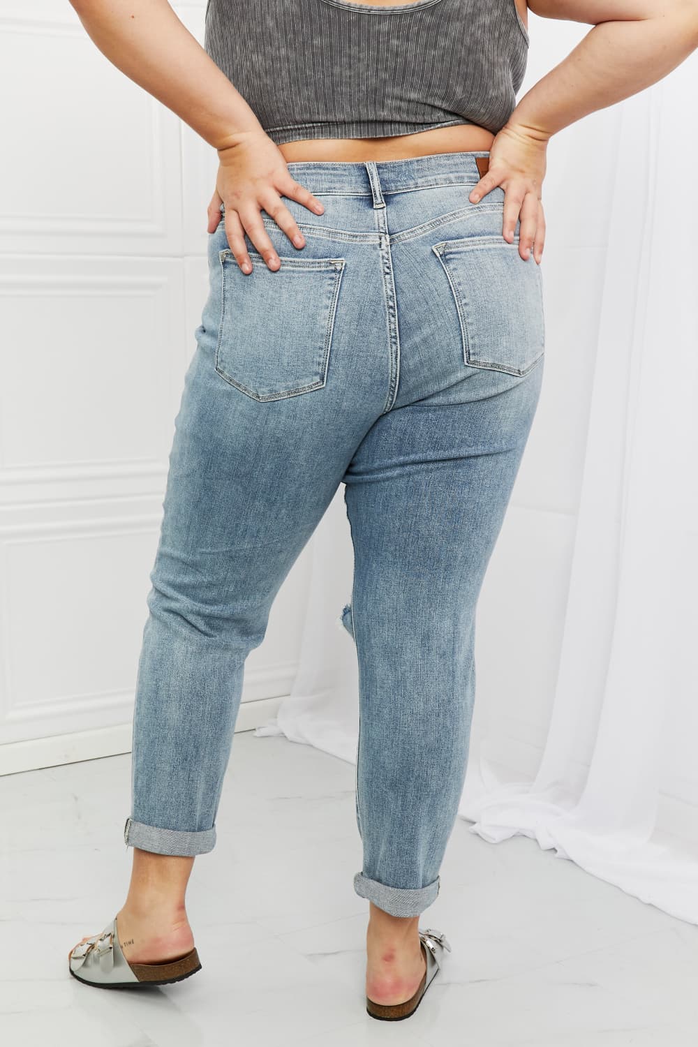 Mid Rise Boyfriend Jeans - Bottoms - Pants - 2 - 2024