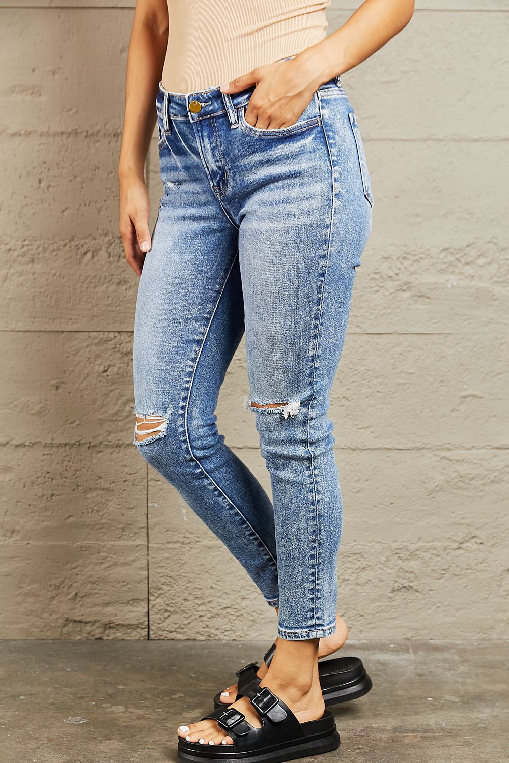 Mid Rise Distressed Skinny Jeans - Bottoms - Pants - 3 - 2024