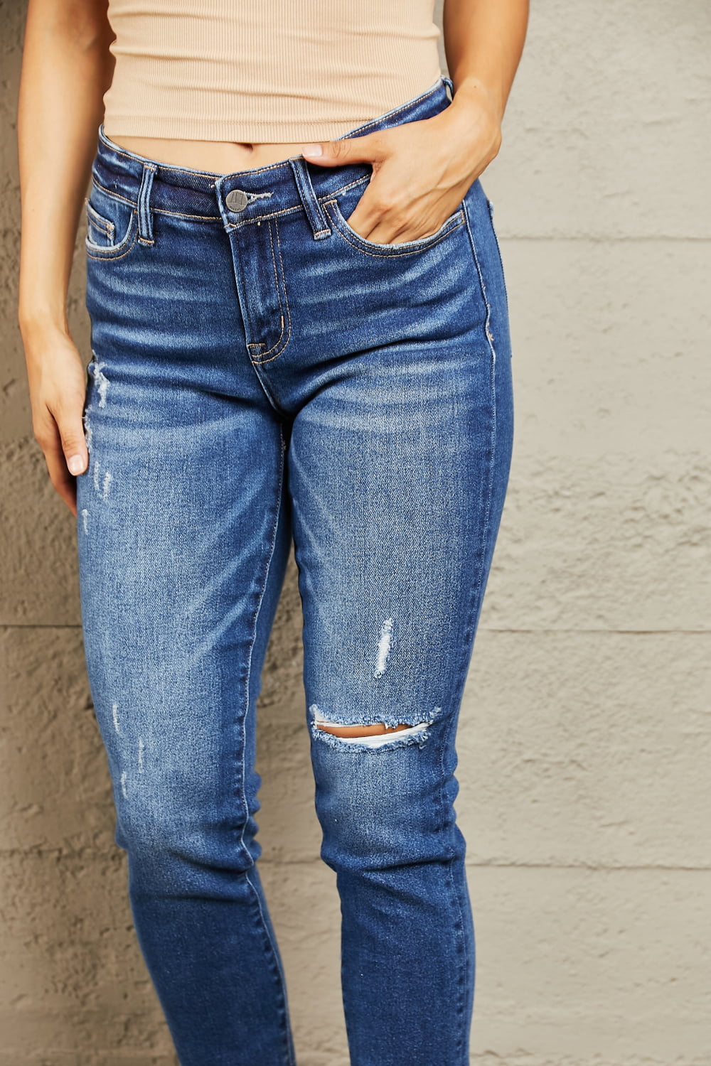 Mid Rise Distressed Slim Jeans - Bottoms - Pants - 4 - 2024