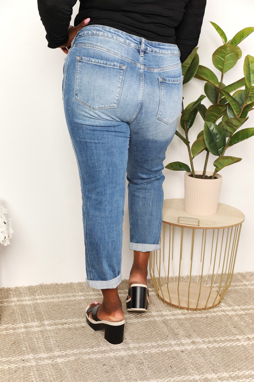 Mid Rise Slim Boyfriend Jeans - Bottoms - Pants - 2 - 2024