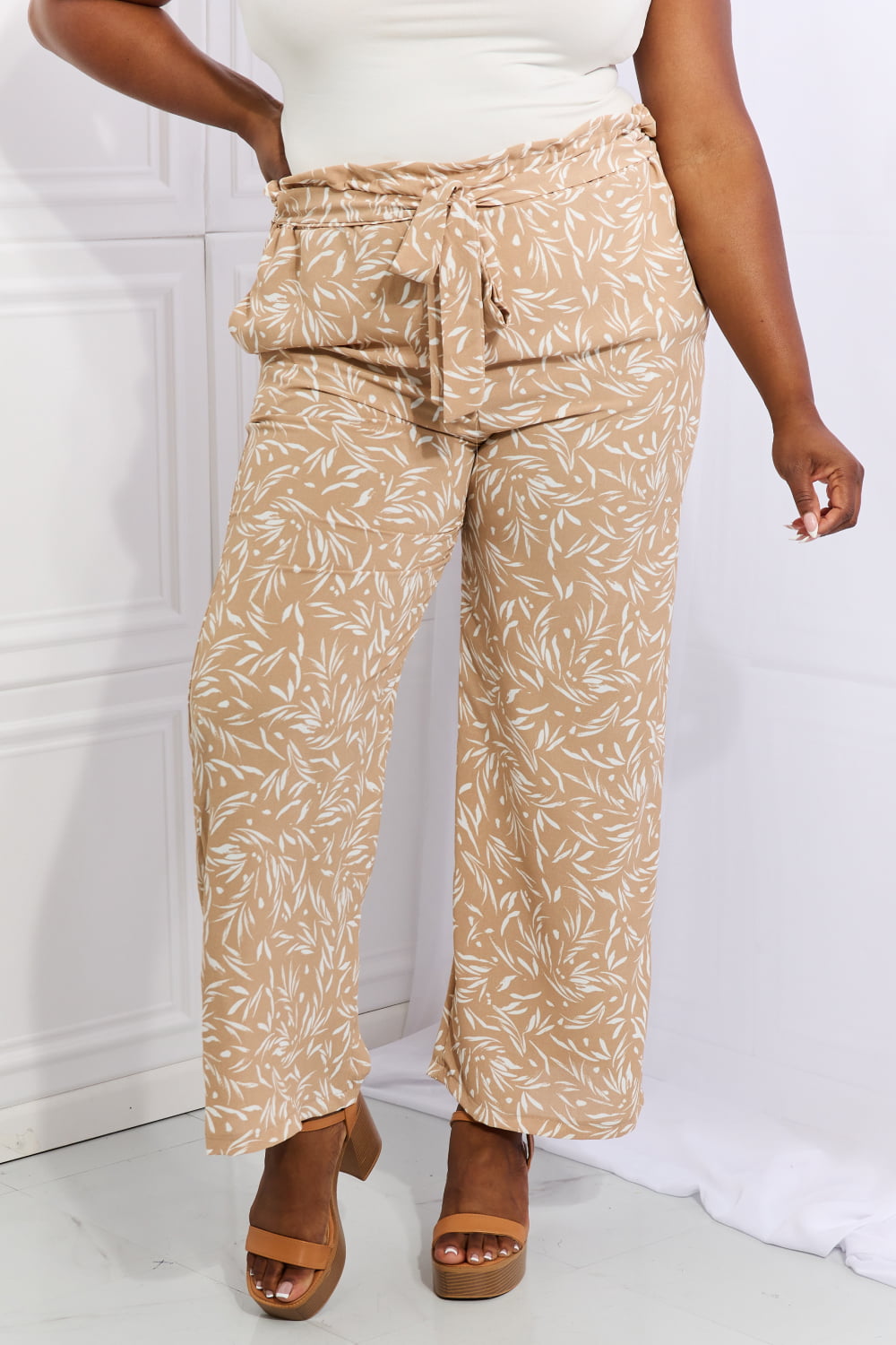 Right Angle Full Size Geometric Printed Pants in Tan - Bottoms - Pants - 7 - 2024