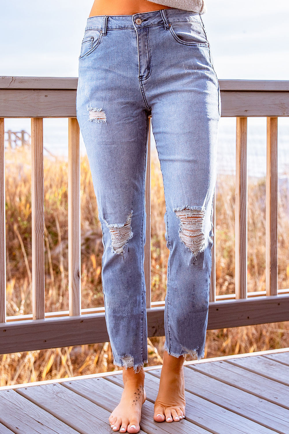 Stylish Distressed Cropped Jeans - Light / 4 - Bottoms - Pants - 7 - 2024