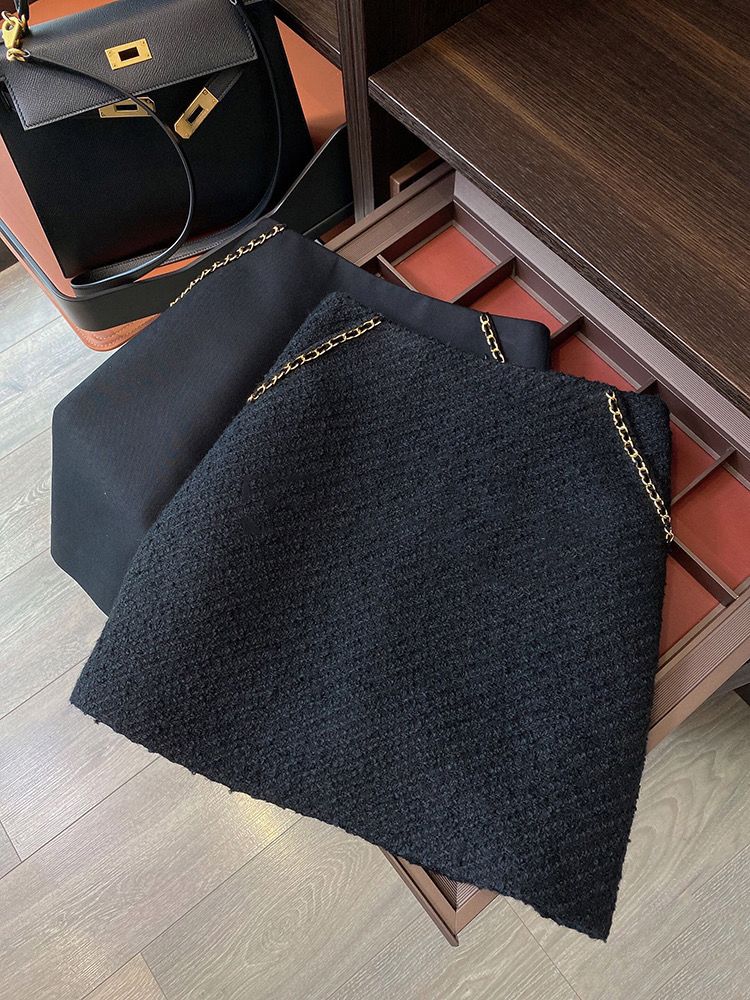 Women’s Mini Tweed Skirt - Black woolen / M - Bottoms - Skirts - 7 - 2024