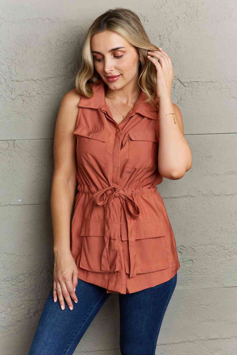 Follow The Light Sleeveless Collared Button Down Top - Red / S - Camis & Tops - Shirts & Tops - 1 - 2024