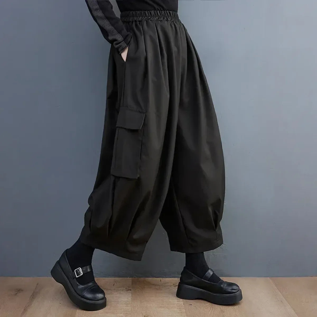 Oversized Cargo Pants – High Waist Loose Fit with Pocket Details - Bottoms - Women’s Pants - 3