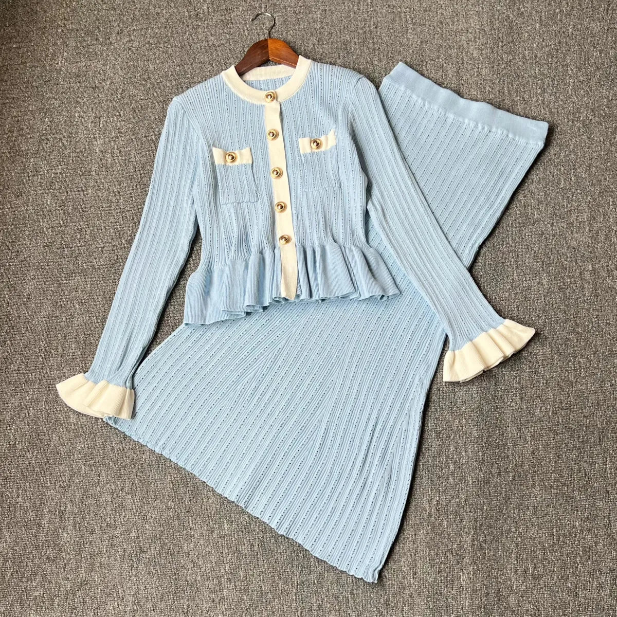 Elegant Ruffled Knit Maxi Dress with V-Neck - All Dresses - Maxi Dress - 10