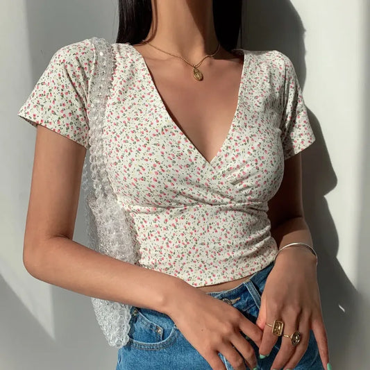 Floral V-Neck Stretchy Crop Top - Women’s Clothing & Accessories - Crop Tops - 1