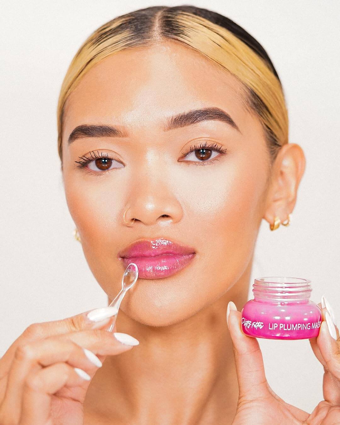 Pretty Filter Lip Plumping Gloss Mask
