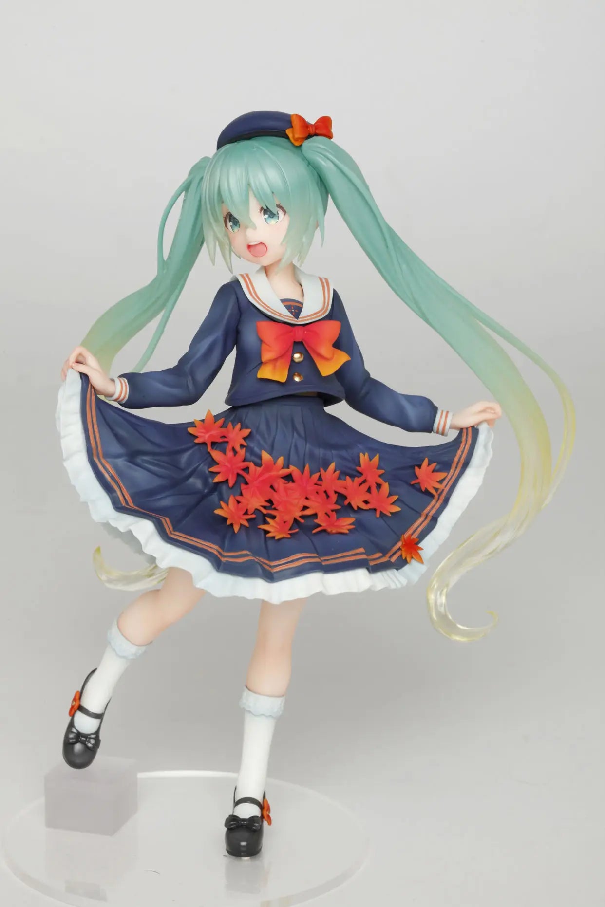 Hatsune Miku 3rd Season Autumn Ver. Figure – Taito 2022 Edition - Accessories - Action Figures - 2024 - 6 - Worldwide