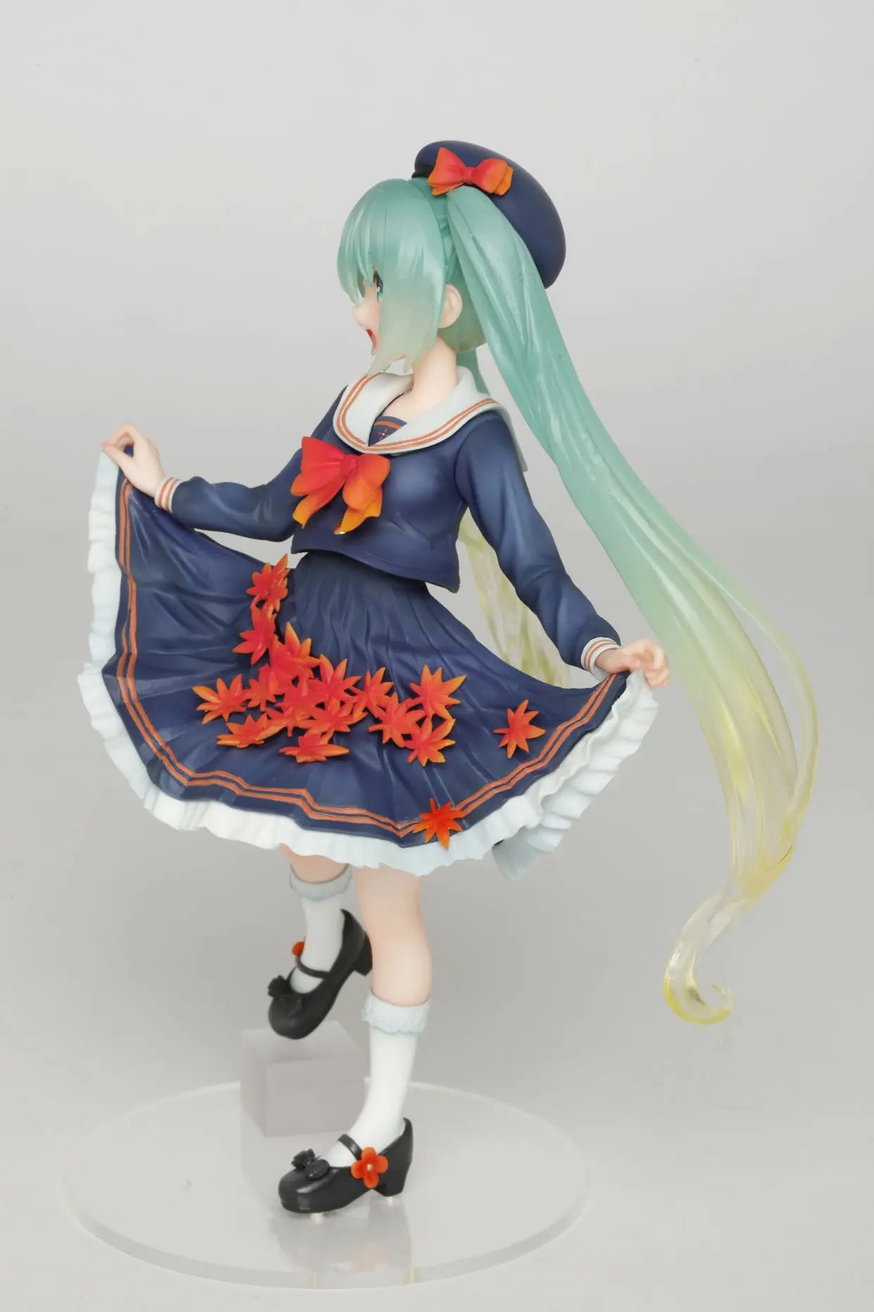 Hatsune Miku 3rd Season Autumn Ver. Figure – Taito 2022 Edition - Accessories - Action Figures - 2024 - 7 - Worldwide