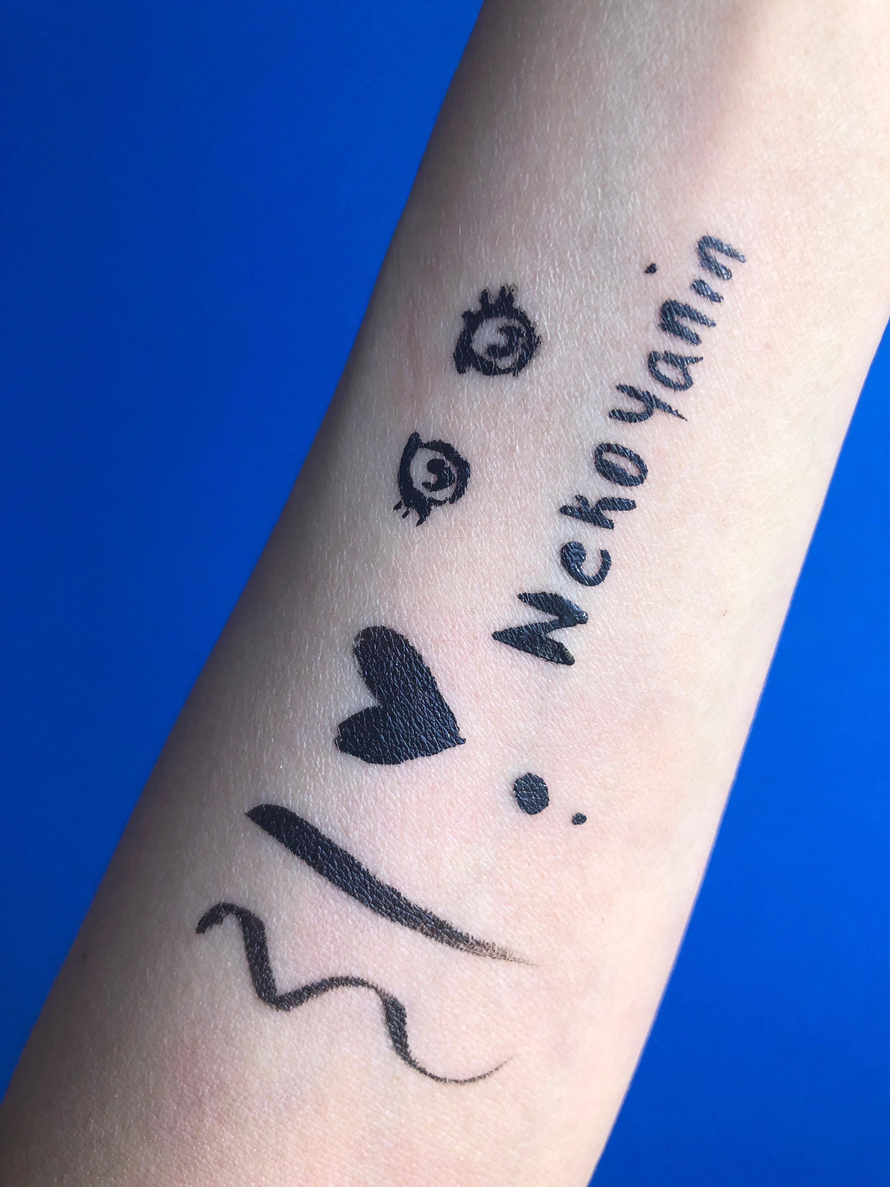 Gamer Girl Adhesive Eyeliner Pen
