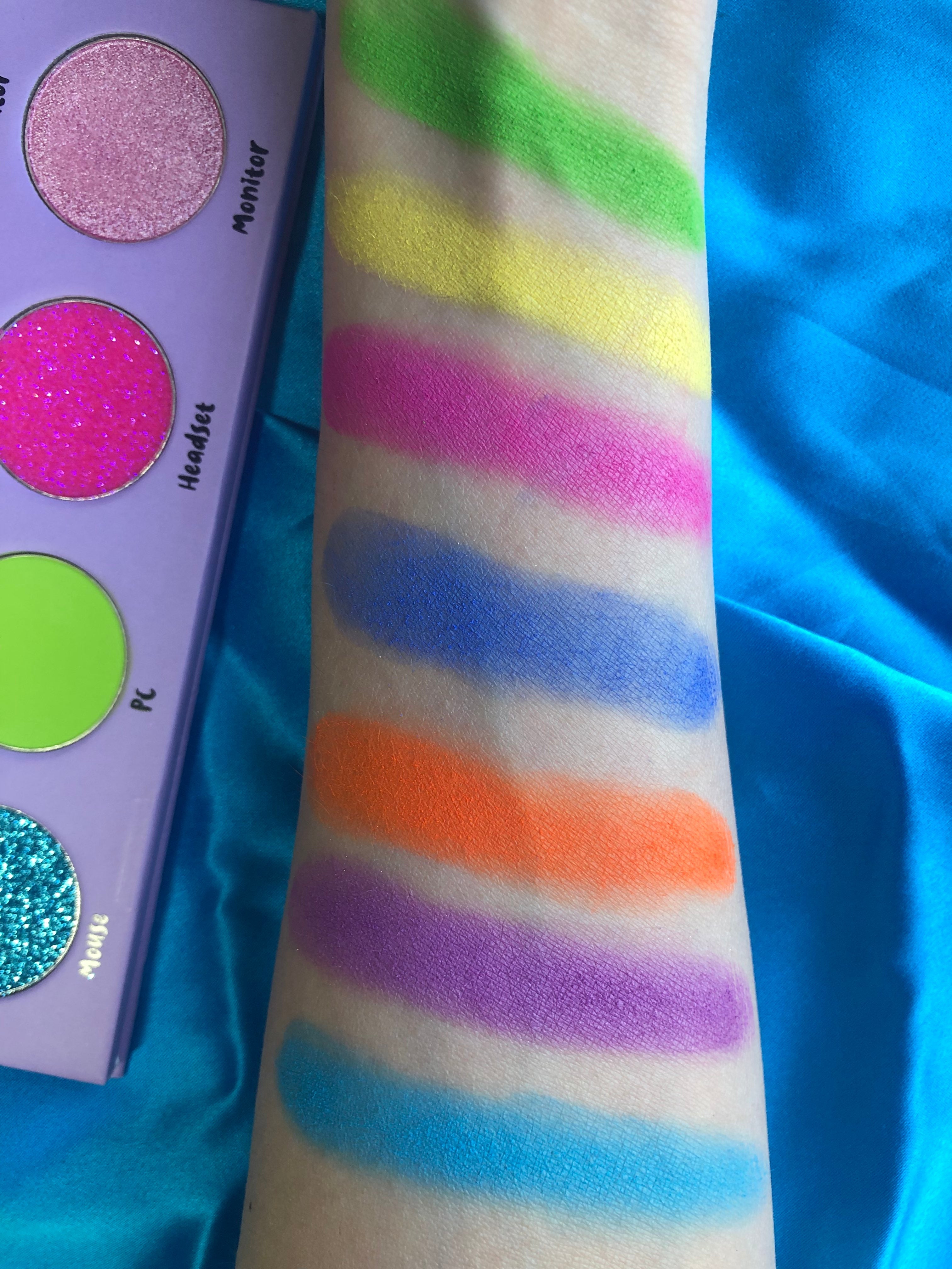Streamer Vibes 12-Color Eyeshadow Palette