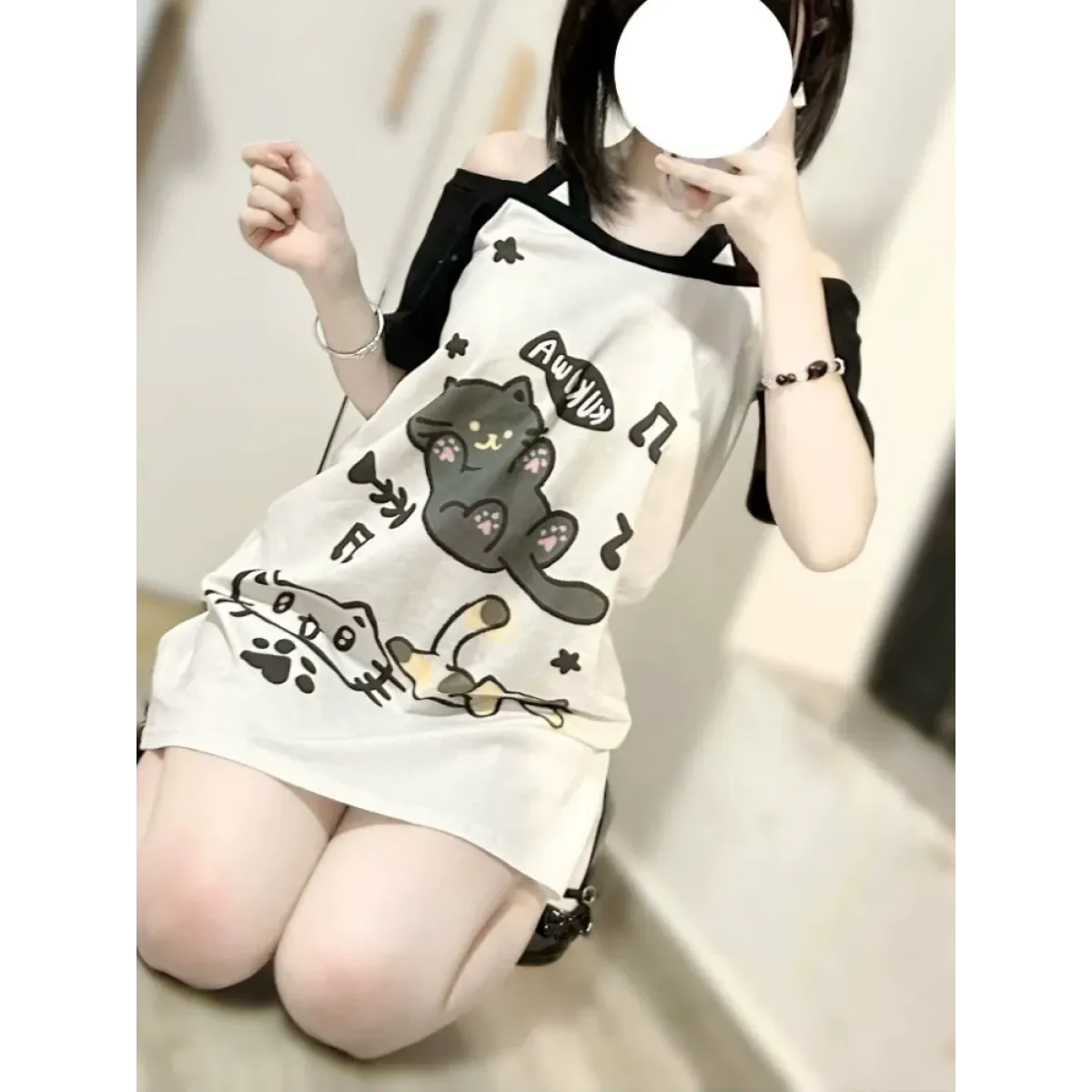 Off-Shoulder Cat Print T-Shirt – Kawaii Y2K Grunge Top - T-Shirts - Short - Asymmetric - T-Shirts - 1