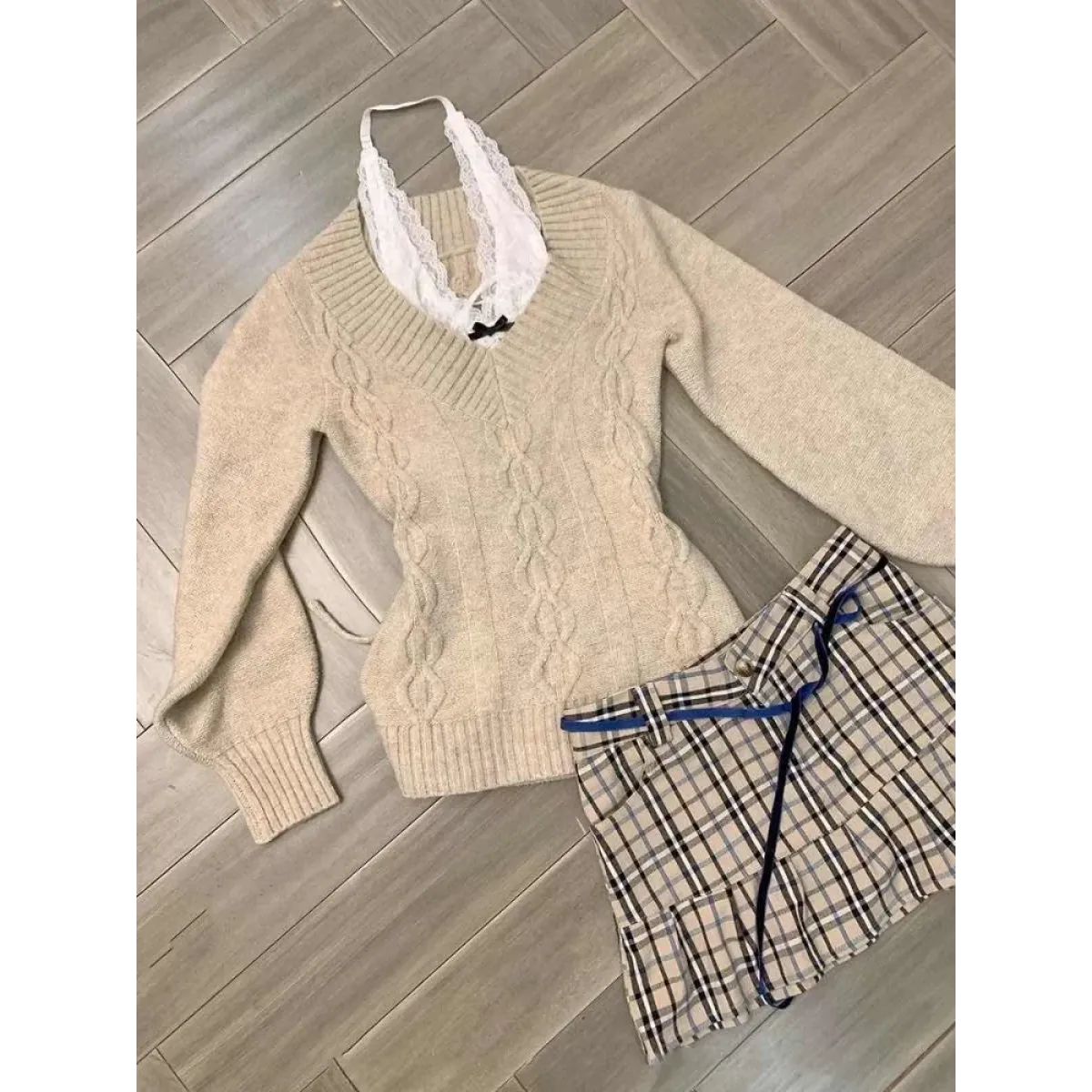 Elegant V-Neck Knitted Sweater - Sweaters - Sweaters - 3