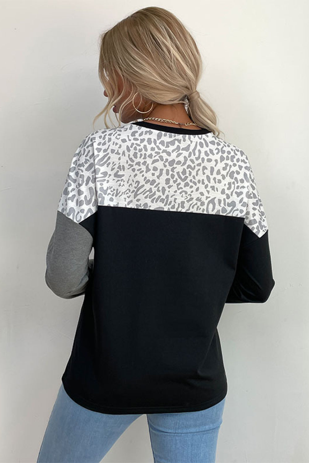 Leopard Color Block Pullover - T-Shirts - Shirts & Tops - 5 - 2024