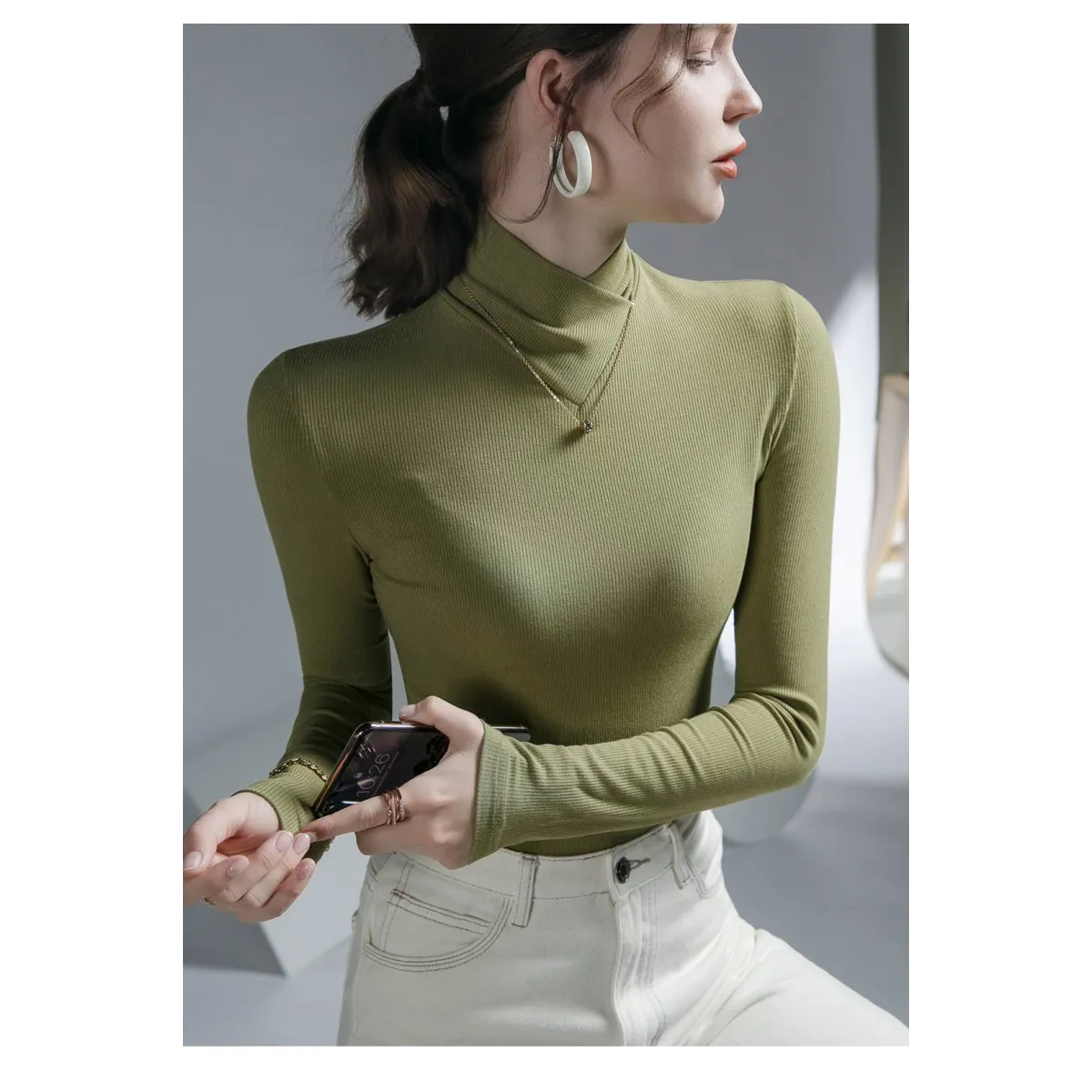 Long-Sleeved Fleece Pullover - Sweaters - 32