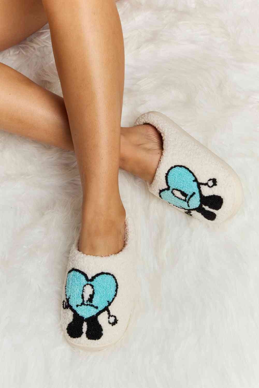 Love Heart Print Plush Slippers - Pastel Blue / S - Plushies - Shoes - 25 - 2024