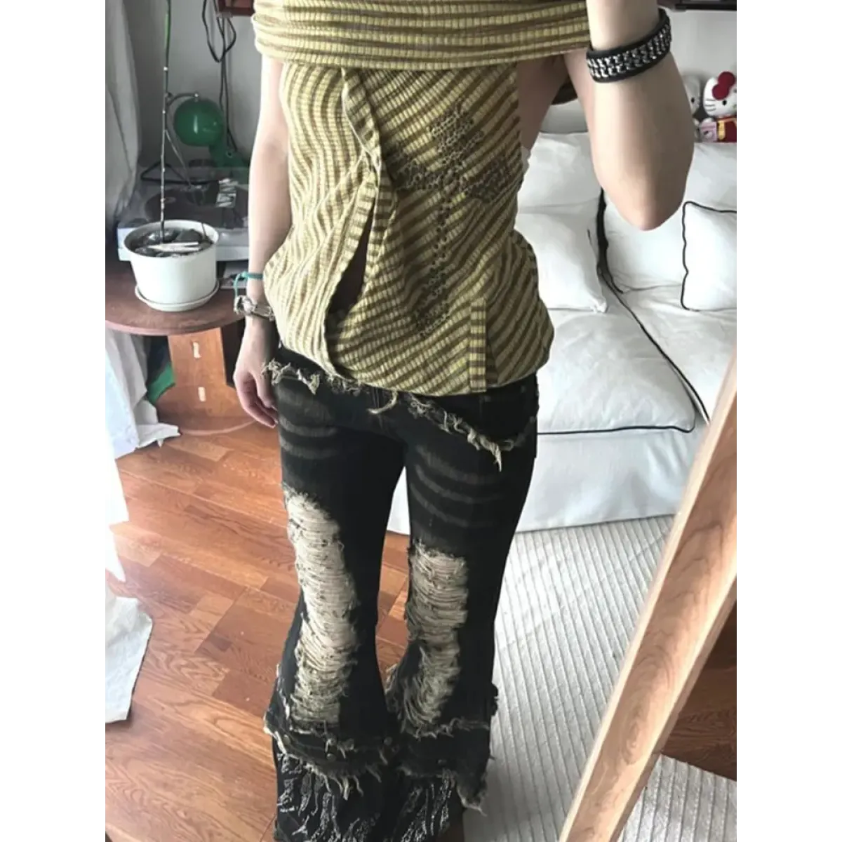 Retro Beaded Fur Distressed Bell Bottom Jeans - Bottoms - Jeans - 4