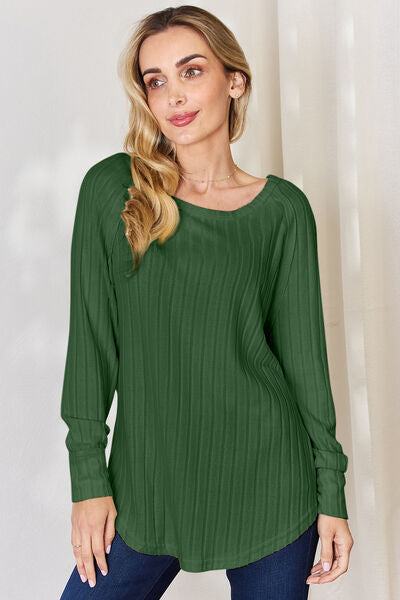 Ribbed Round Neck Slit T-Shirt - Mid Green / S - T-Shirts - Shirts & Tops - 9 - 2024