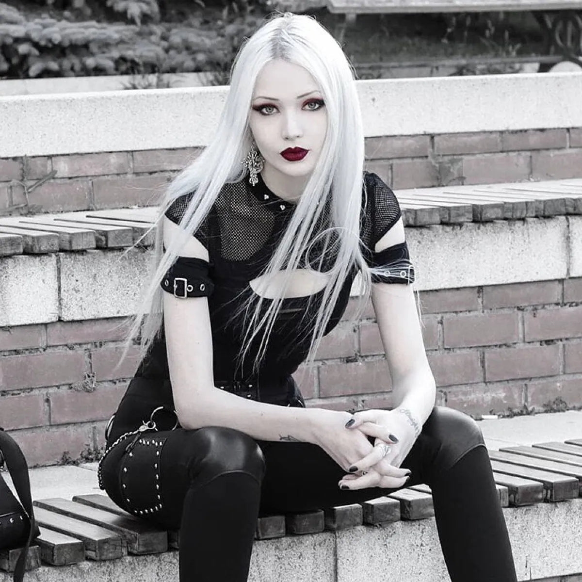 Sexy Hollow Open Chest Rivet T - T-Shirts - 1