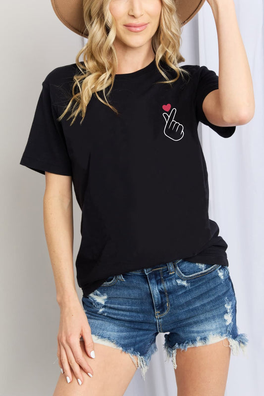 Finger Heart Emoji Graphic Cotton T-Shirt - Black / S - T-Shirts - Shirts & Tops - 4 - 2024