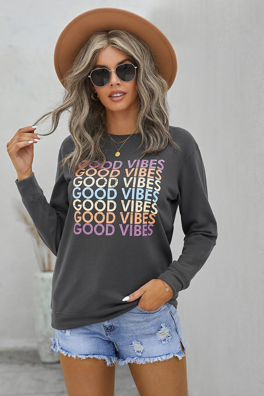 GOOD VIBES Graphic Sweatshirt - T-Shirts - Shirts & Tops - 3 - 2024