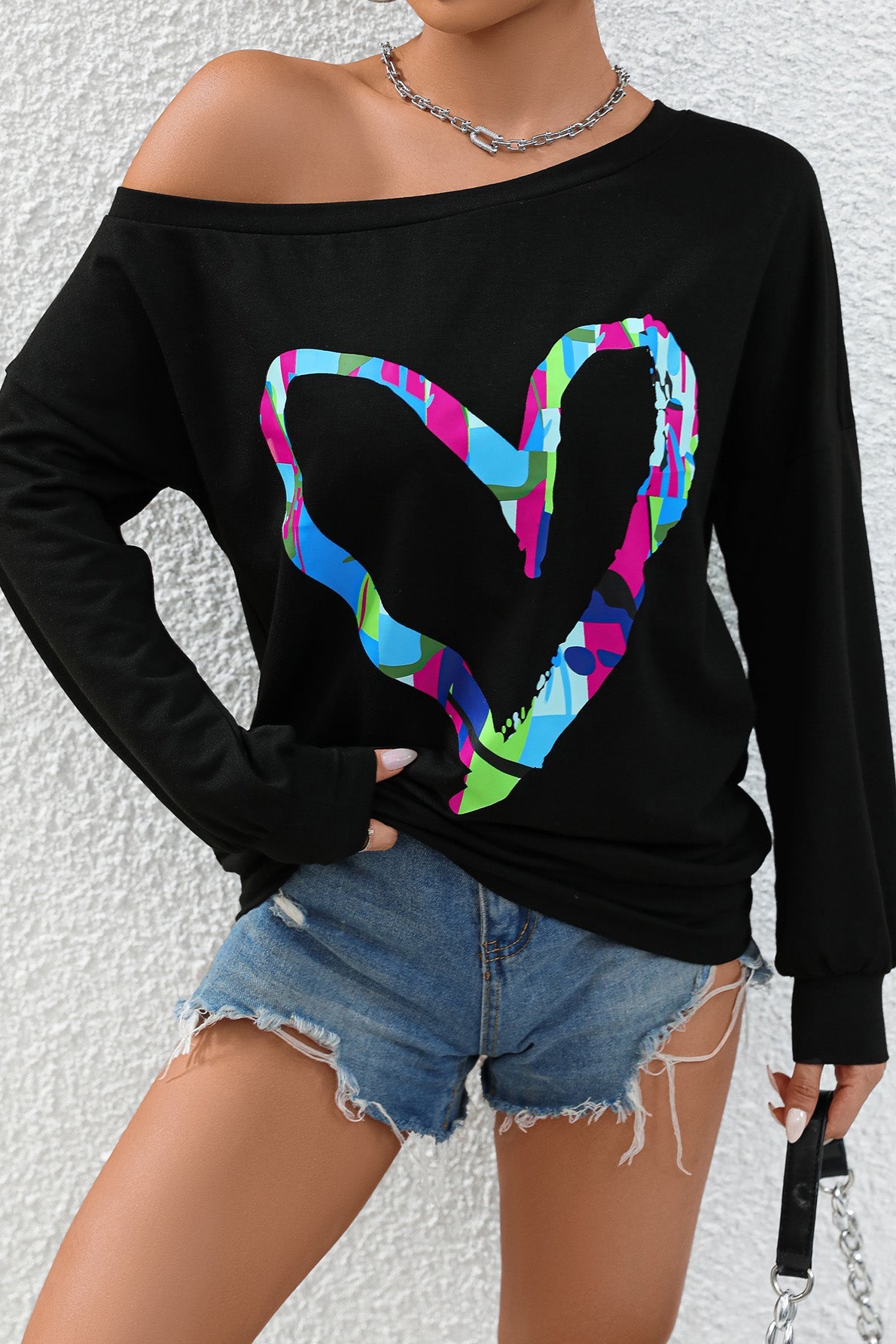 Heart Graphic Long Sleeve Sweatshirt - Black / S - T-Shirts - Shirts & Tops - 1 - 2024