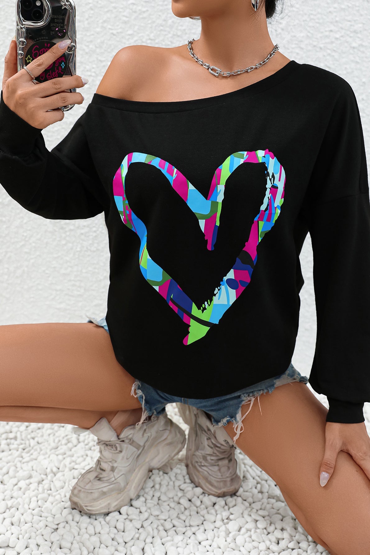 Heart Graphic Long Sleeve Sweatshirt - T-Shirts - Shirts & Tops - 4 - 2024