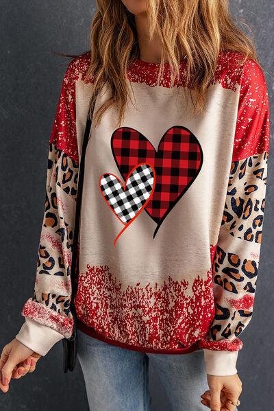 Heart Leopard Round Neck Sweatshirt - T-Shirts - Shirts & Tops - 4 - 2024