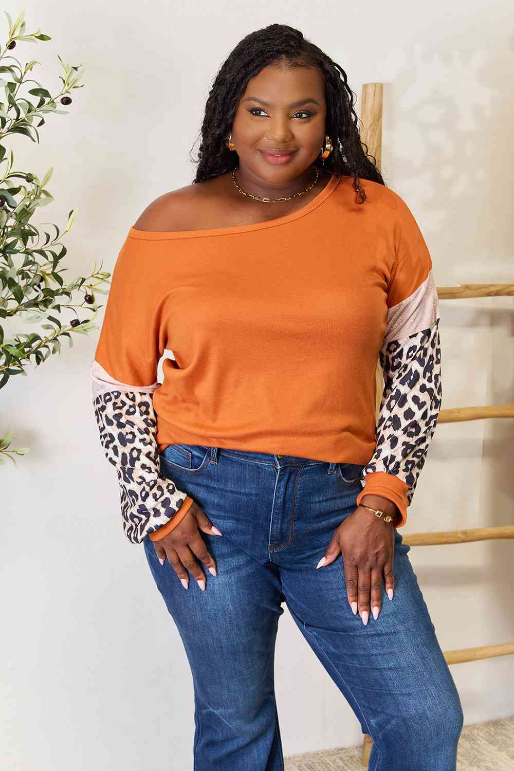 Leopard Long Sleeve Round Neck Sweatshirt - Pumpkin / S - T-Shirts - Shirts & Tops - 1 - 2024